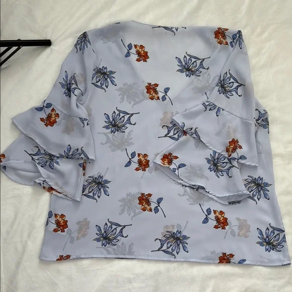 LUSH SIZE M | Floral V-Neck Blouse - Blue and Orange | Flare SLEEVE - Picture 7 of 7